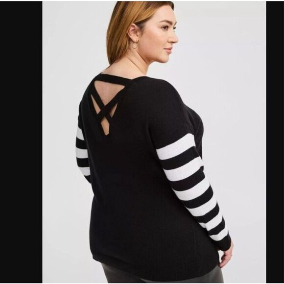 Hot Topic The Nightmare Before Christmas Jack Skellington Striped Sleeve Sweater - Picture 5 of 5
